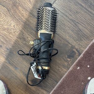Professional Black and Gold Hair Dryer Brush